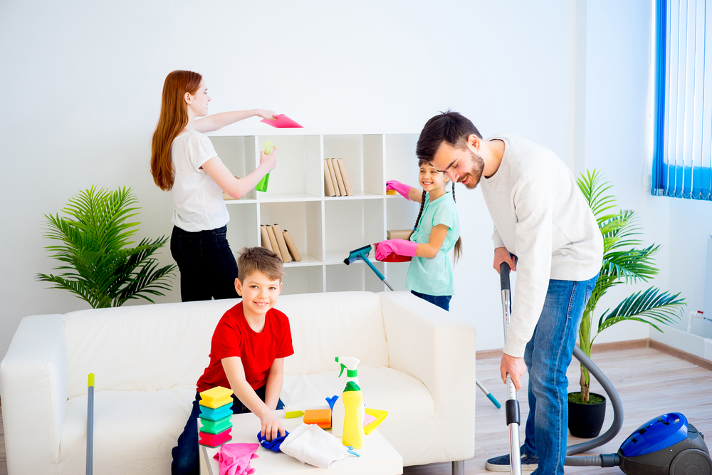 how-doing-household-chores-strengthens-the-family-bond-cyberparent